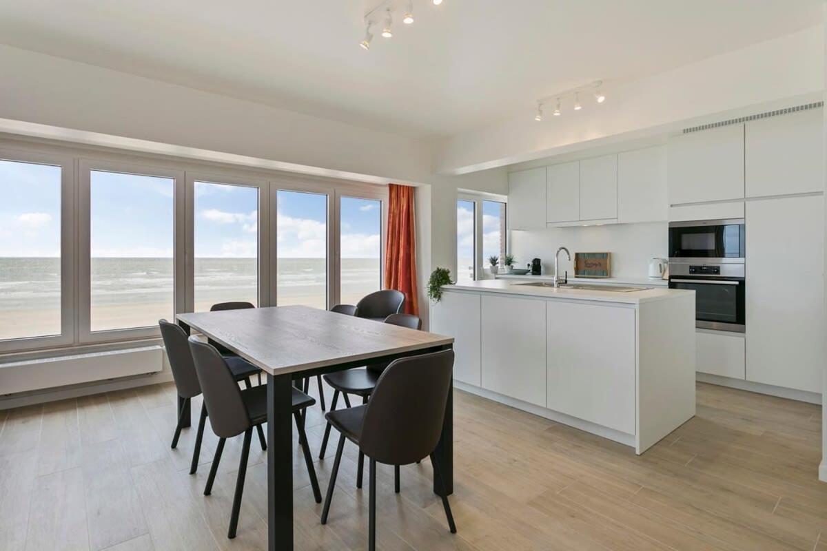 Huswell - Majestic Apartment With Breathtaking Sea View De Haan Exterior foto